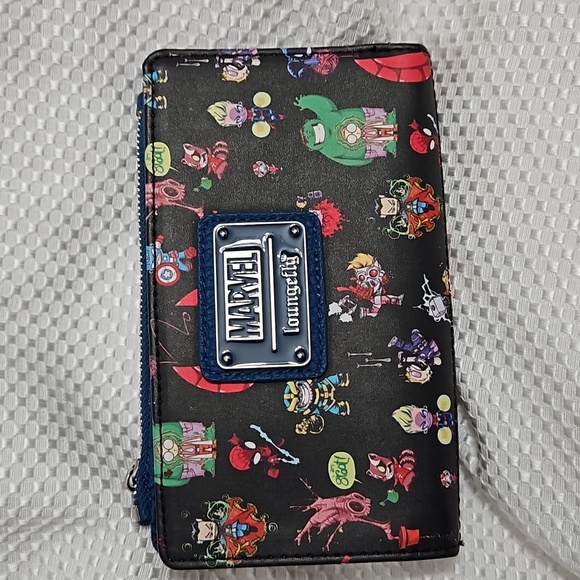LOUNGEFLY MARVEL SY CHIBI GROUP FAUX LEATHER SNAP WOMENS WALLET - Picture 1 of 8